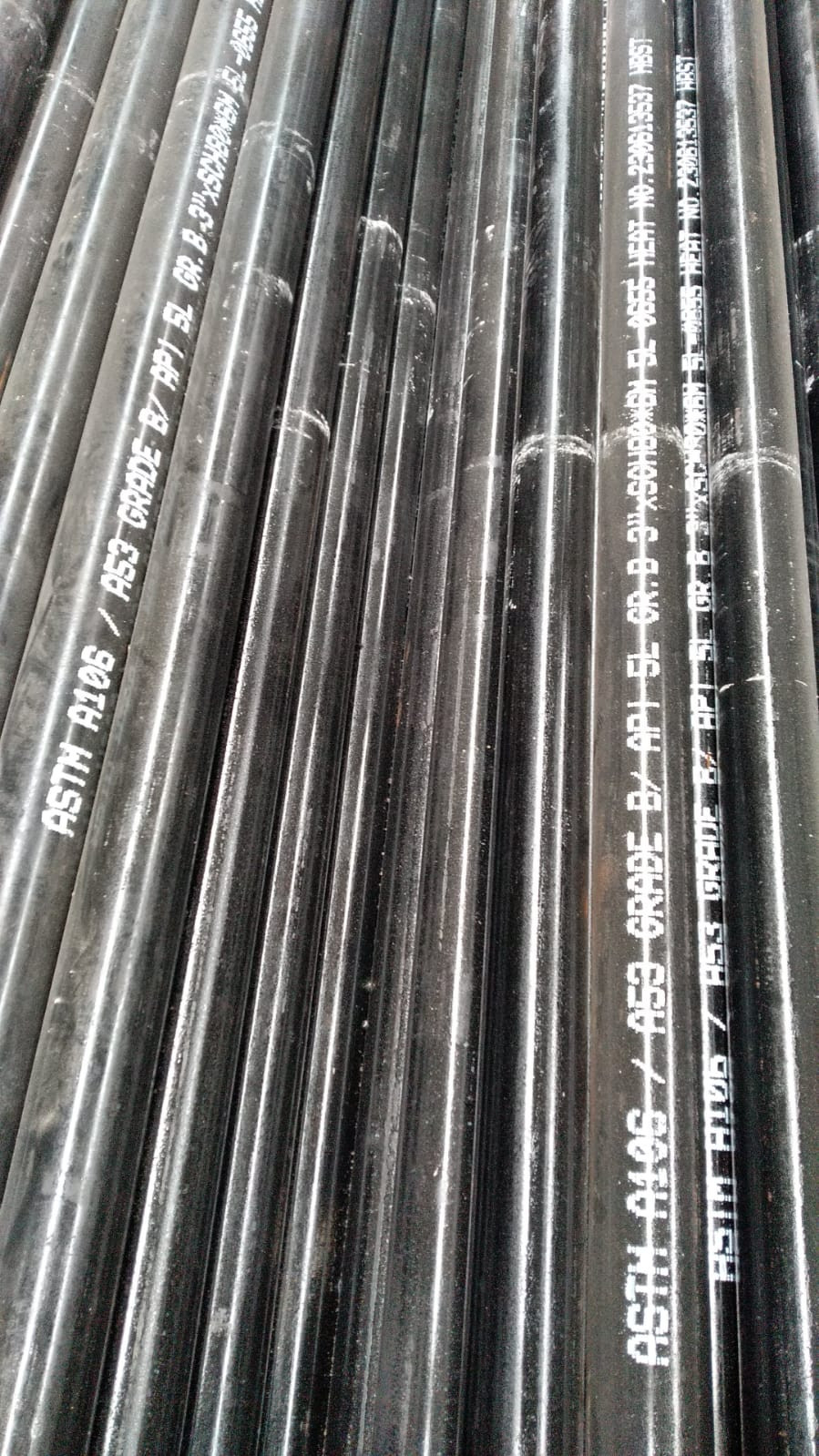 Perbedaan dan Aplikasi Pipa Stainless Steel Welded dan Seamless